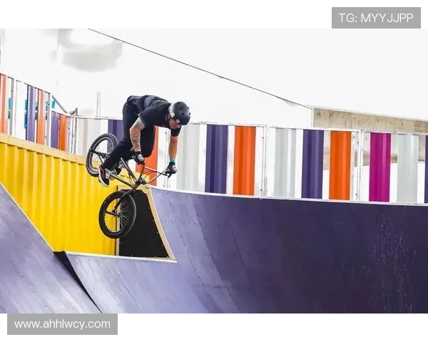 上海极限运动队意识变革引发热议探索新挑战与团队精神的融合之路 上海极限运动队意识变革引发热议探索新挑战与团队精神的融合之路