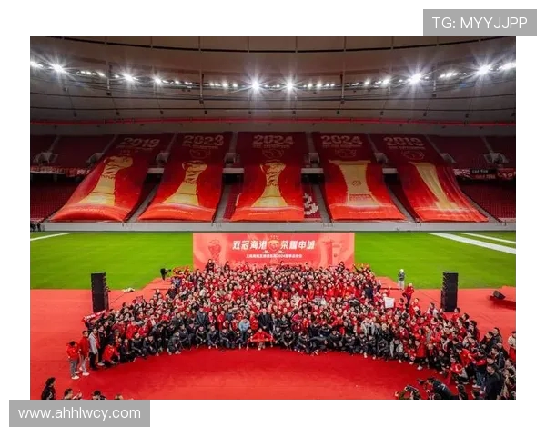 上海足球队近期状态分析及大满贯点评展望未来表现 上海足球队近期状态分析及大满贯点评展望未来表现