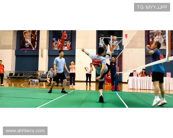 南京飞盘队在世界街舞大赛中的团队协作表现引发热议与赞赏 南京飞盘队在世界街舞大赛中的团队协作表现引发热议与赞赏