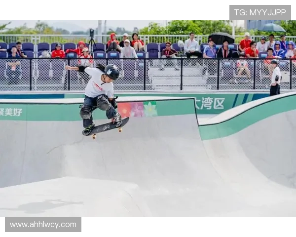 广州极限运动队在世界滑板锦标赛中的个人能力表现全面分析与点评 广州极限运动队在世界滑板锦标赛中的个人能力表现全面分析与点评