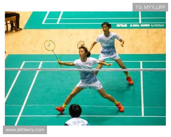 成都羽毛球队的节奏与魅力探秘:聚焦羽毛球运动的热情与发展