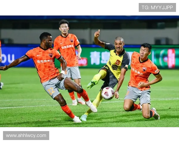 深圳足球队在城市联赛中的灵活性表现及其战术分析 深圳足球队在城市联赛中的灵活性表现及其战术分析