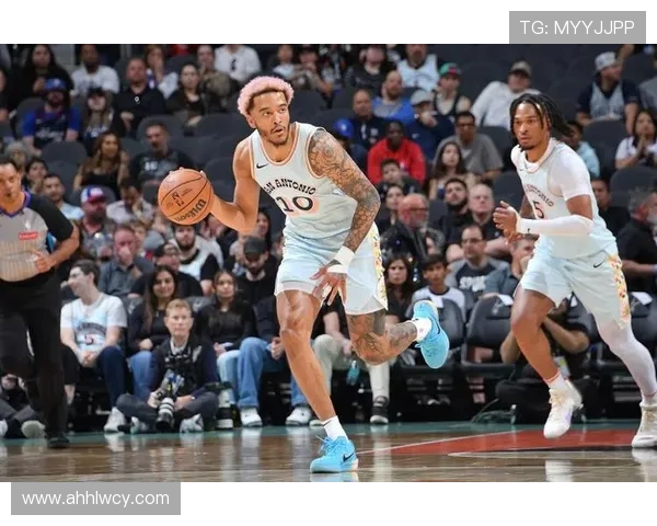 76人和马刺历史交锋回顾与战绩分析揭示两队对决的精彩瞬间与发展历程