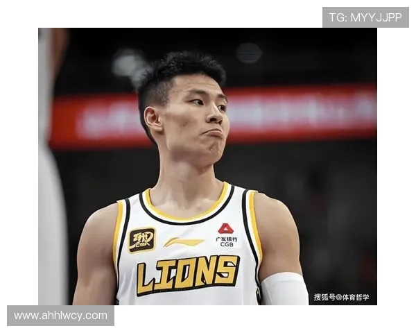 周鹏:从篮球场上的传奇到生活中的榜样,探索他的奋斗与坚持之路 周鹏:从篮球场上的传奇到生活中的榜样,探索他的奋斗与坚持之路