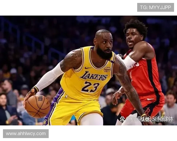 湖人今日对决火箭争夺季后赛席位的关键战役即将上演 湖人今日对决火箭争夺季后赛席位的关键战役即将上演