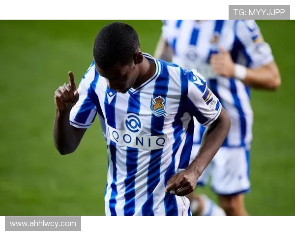 维多利亚与巴拉竟的精彩对决分析与赛后点评 维多利亚与巴拉竟的精彩对决分析与赛后点评