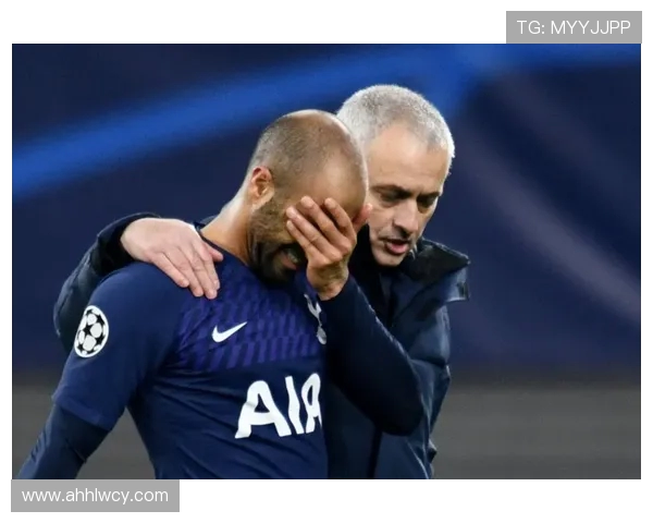 韦康比与温布尔的激烈对决揭示了足球战术的博弈与团队合作的重要性 韦康比与温布尔的激烈对决揭示了足球战术的博弈与团队合作的重要性