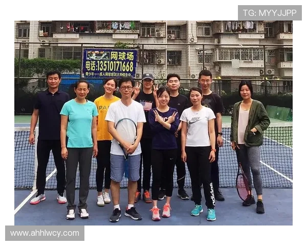 深圳网球队的团队协作之道:如何在赛场上实现完美配合与默契合作 深圳网球队的团队协作之道:如何在赛场上实现完美配合与默契合作